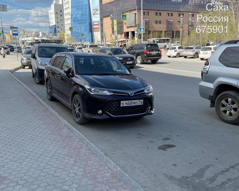 Автолюбителям напоминают правила дорожного движения в местах остановки общественного транспорта