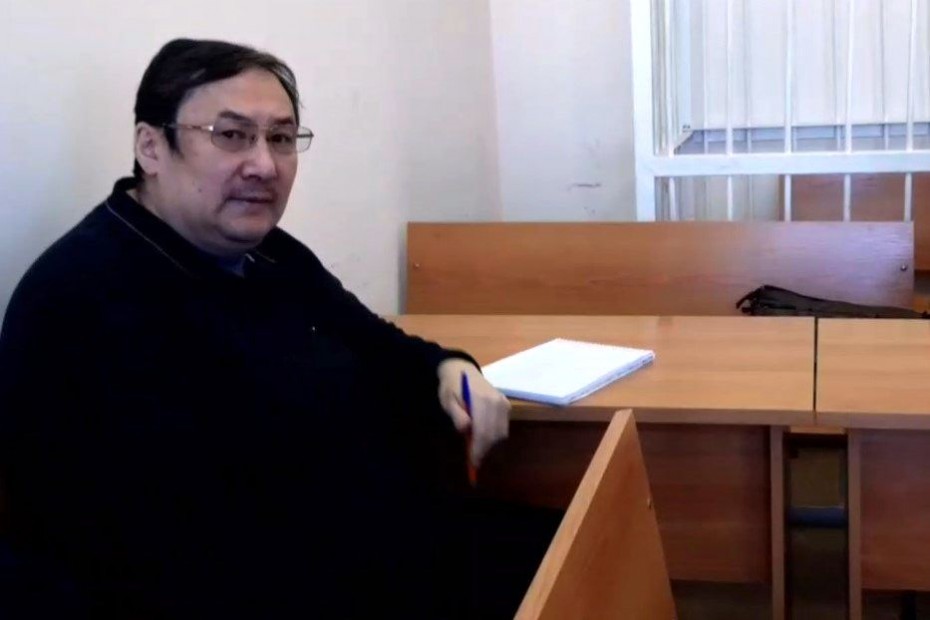 За взяточничество к 12 годам лишения свободы приговорил суд экс-главу Анабарского района Ивана Семенова