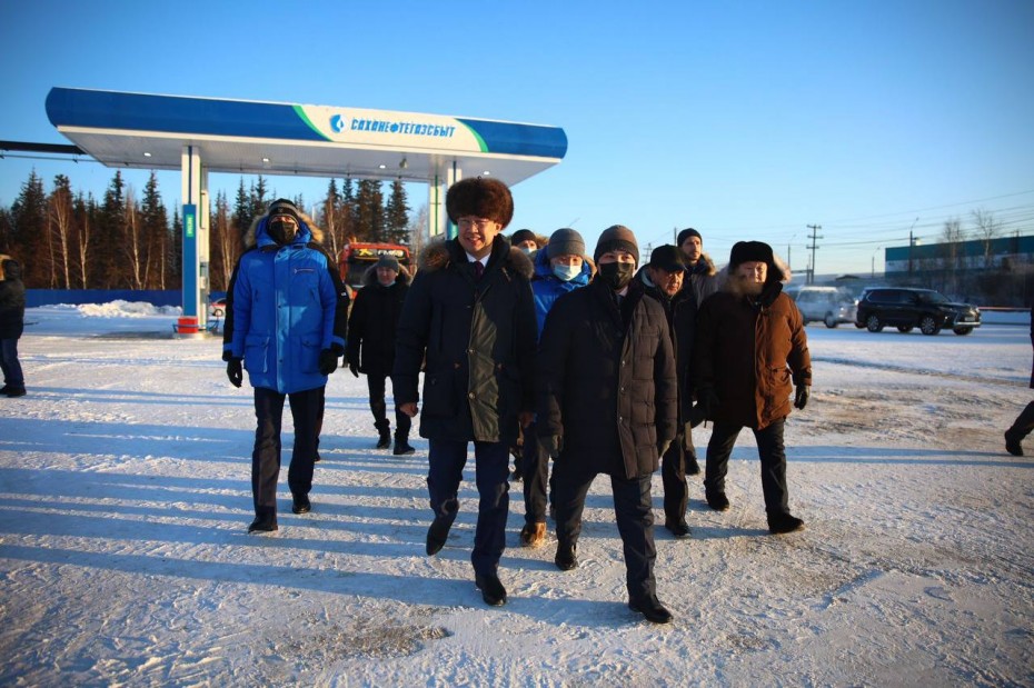 Эксперт: Для снижения цен на топливо якутским властям следует отдать свои АЗС федералам