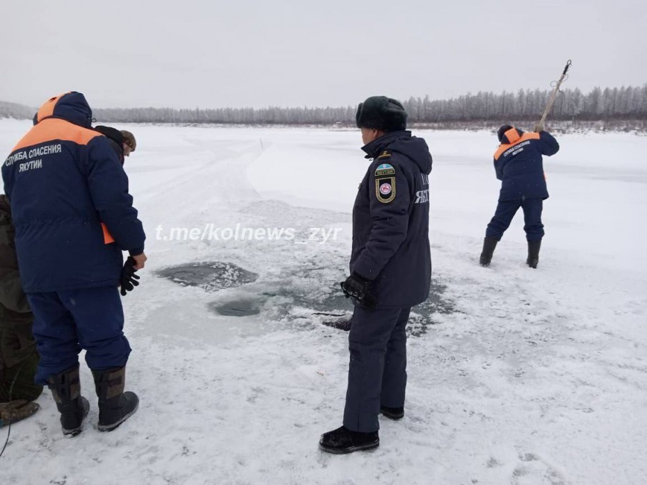 Снегоход провалившихся под лед на реке Колыме найден спасателями – тело утонувшего ещё не обнаружено