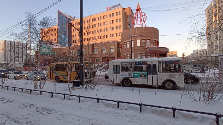 Автобусы №1 и №18 возобновляют движение по улице Чернышевского в Якутске