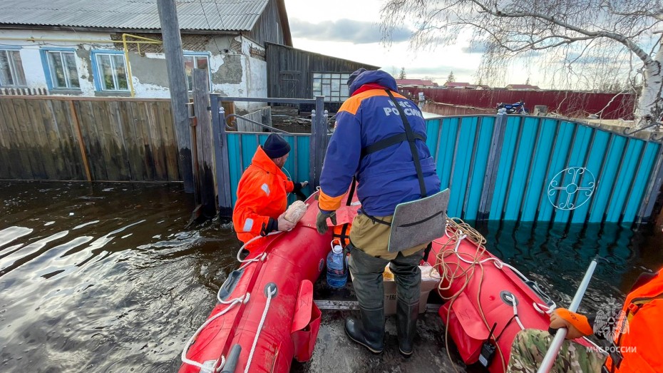 Более 3000 человек признаны пострадавшими от паводка в Якутии