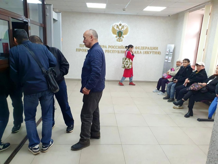 Фотофакт: Ажиотаж наблюдается в Якутске в связи с приездом Генпрокуратуры РФ
