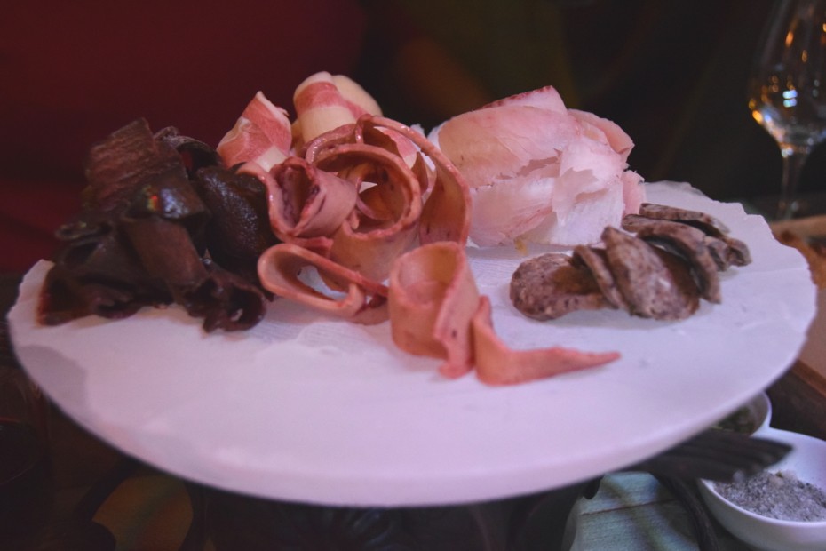Вкус земли Олонхо: якутские рестораторы показали гастро-театр