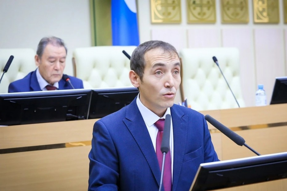 Ил Тумэн рассмотрит вопрос досрочного прекращения полномочий депутата-иноагента Иванова