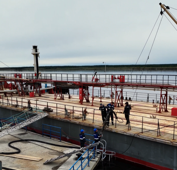 ​​​​​​​ЯТЭК открыла навигационный сезон на Вилюе