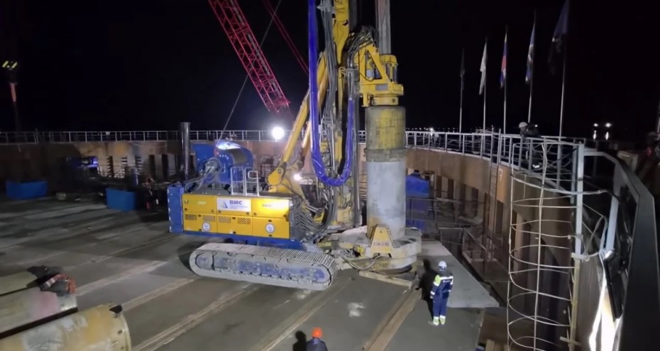 Началось бурение свай для самого высокого пилона Ленского моста