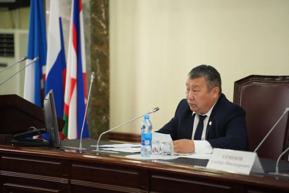 Глава Якутска объявил акцию по ликвидации старых пней